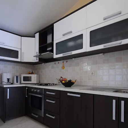 Apartman And Goran Makarska