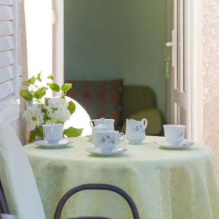 And Goran Apartman *